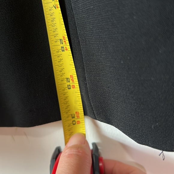 Tahari Vintage Black Padded Blazer - size 10 - Picture 11 of 11